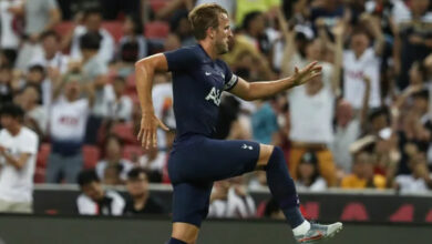 เคน ยิงไกลครึ่งสนาม