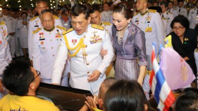 มาเลยครับ กราบเท้าในหลวง