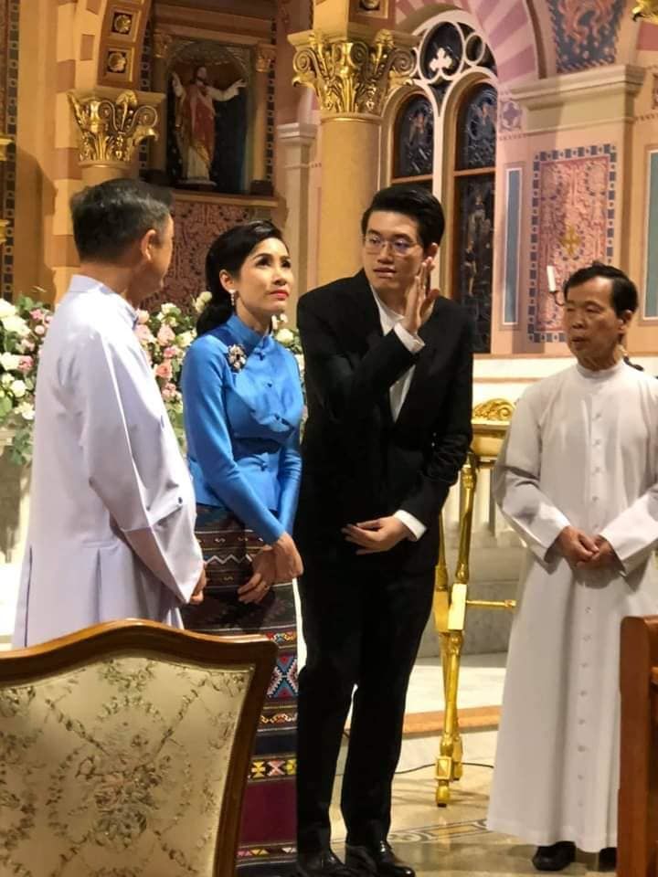 เจ้าคุณพระสินีนาฏ พิลาสกัลยาณี เดินทางไปเยี่ยมชมสถาปัตยกรรมของโบสถ์กาลหว่าร์ ณ วัดแม่พระลูกประคำ