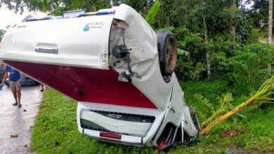 แฝดซิ่งกระบะฝ่าฝน