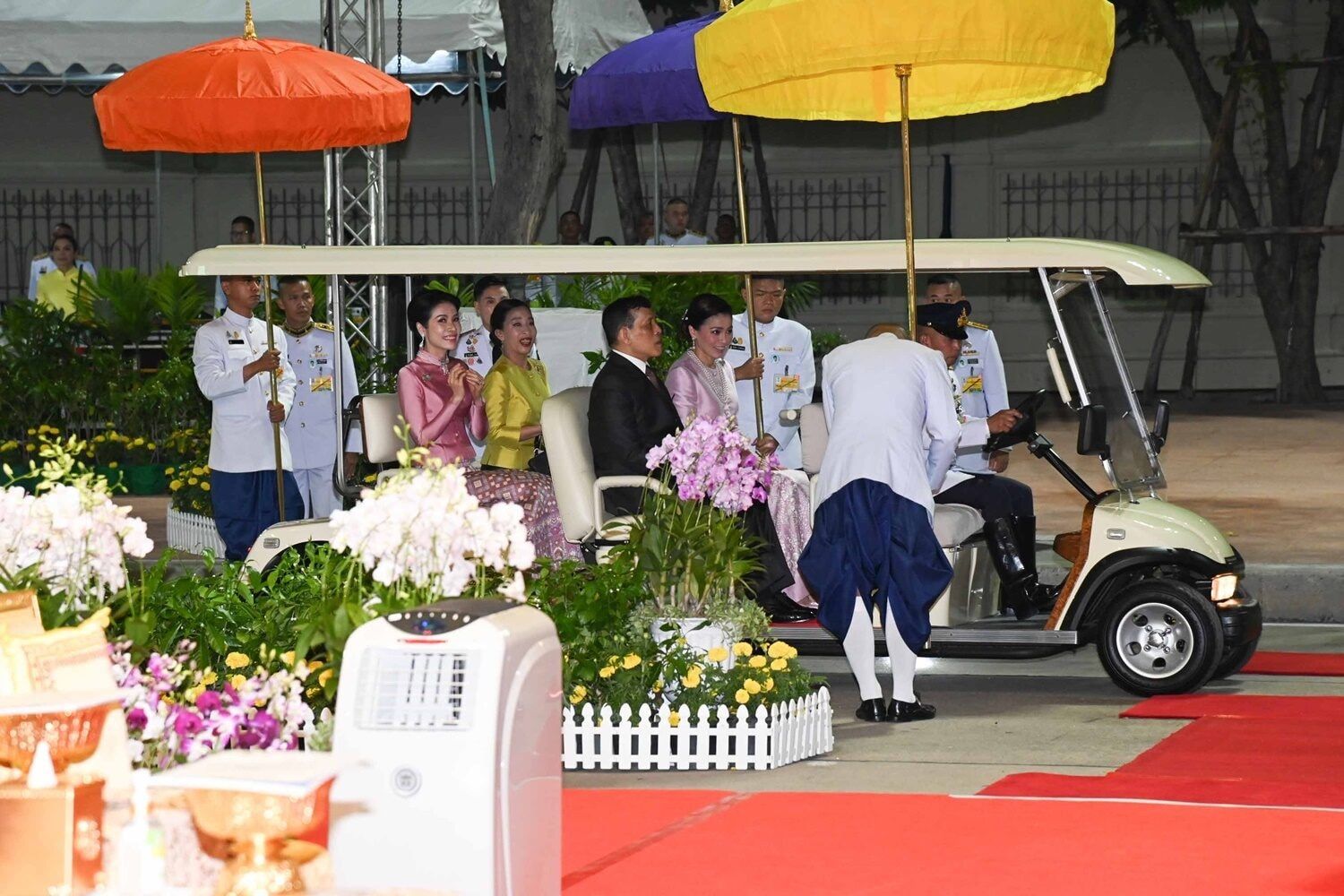 รถไฟฟ้าพระที่นั่ง