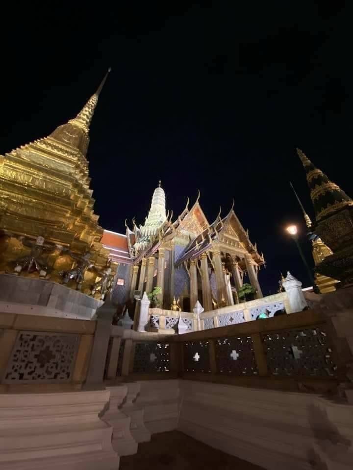 วัดพระแก้วเปิดกลางคืน