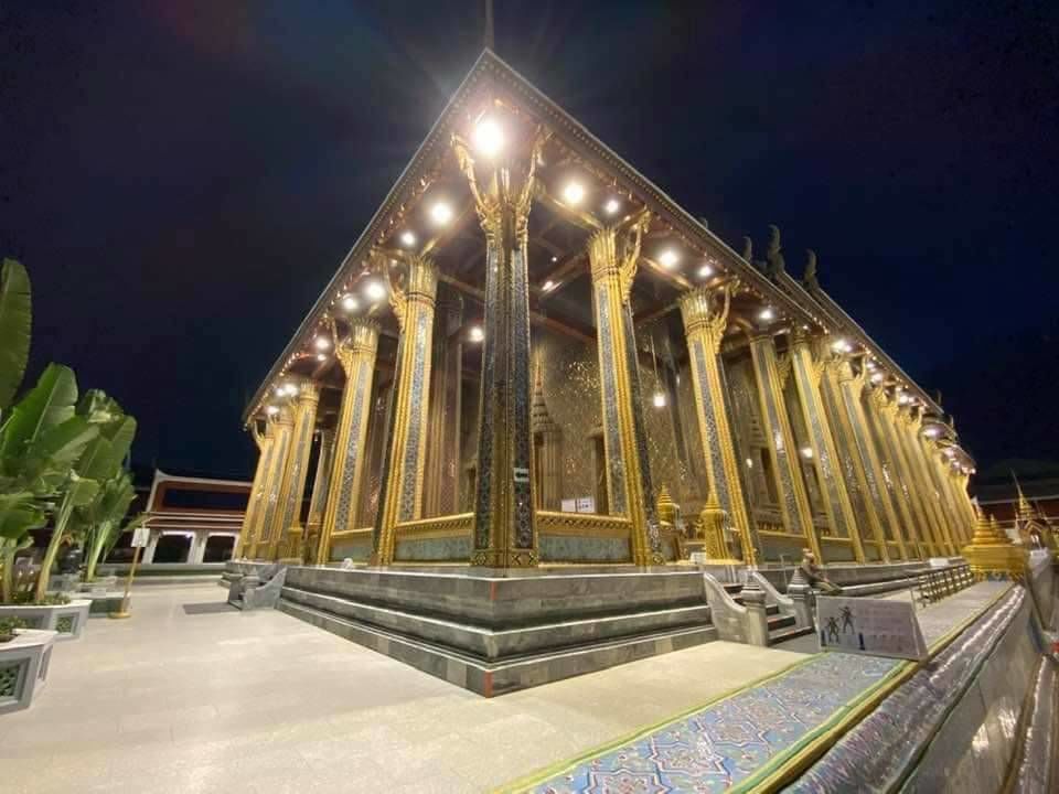 วัดพระแก้วเปิดกลางคืน