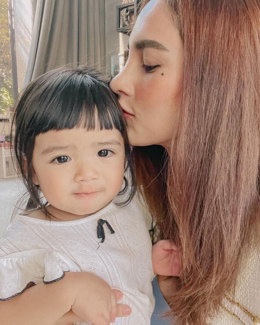 อุ้ม ลักขณา