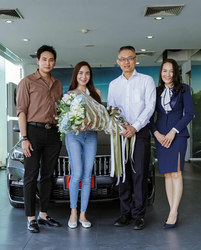 พลอย ชิดจันทร์