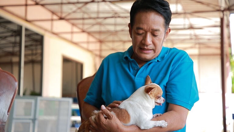 โย่ง เชิญยิ้ม