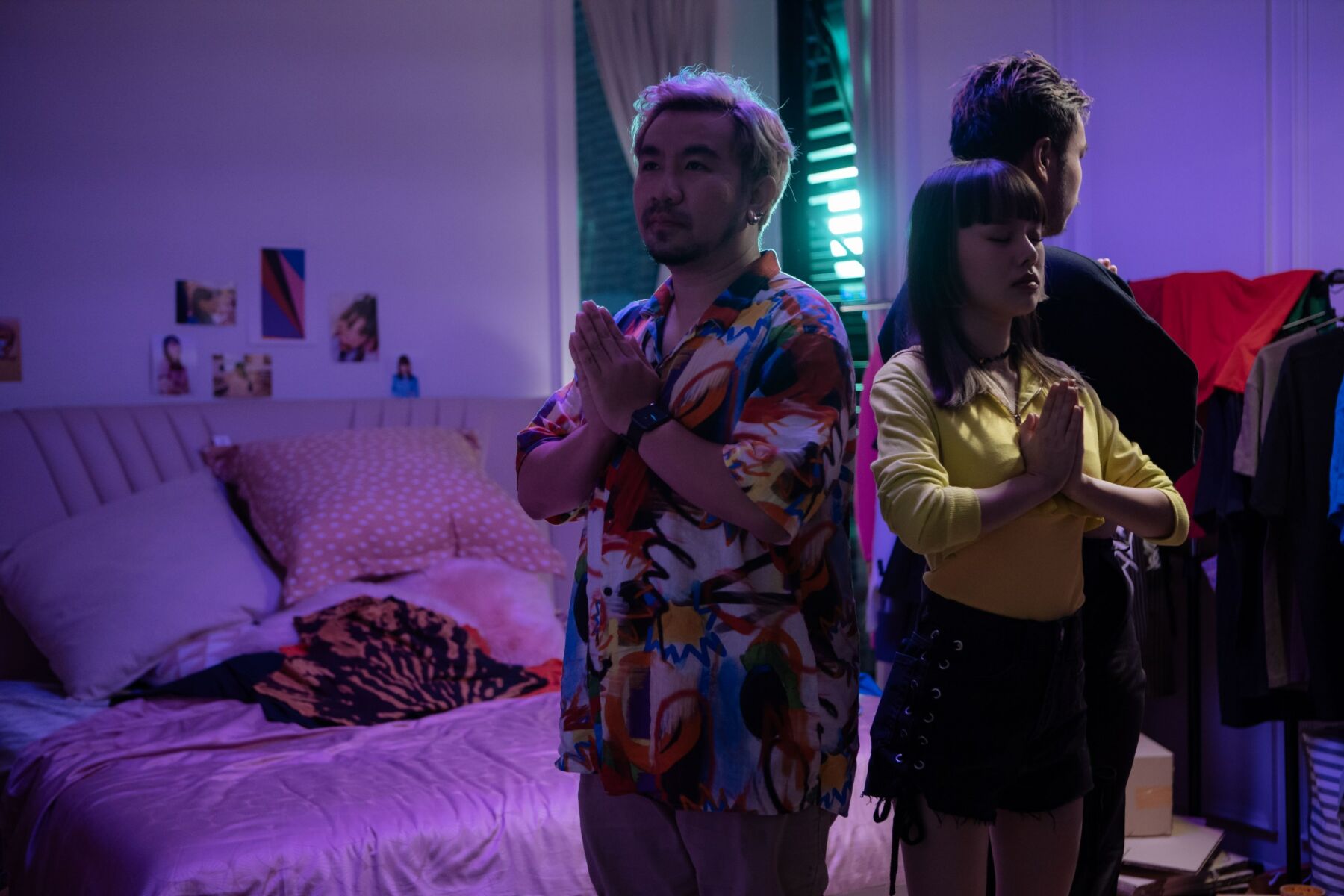 ร้านยารักษารัก