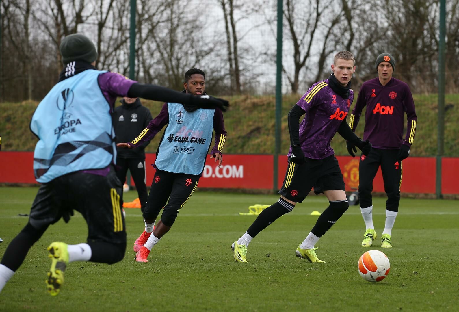 ก่อนเกม ยูโรป้า ลีก มิลาน พบ แมนยู