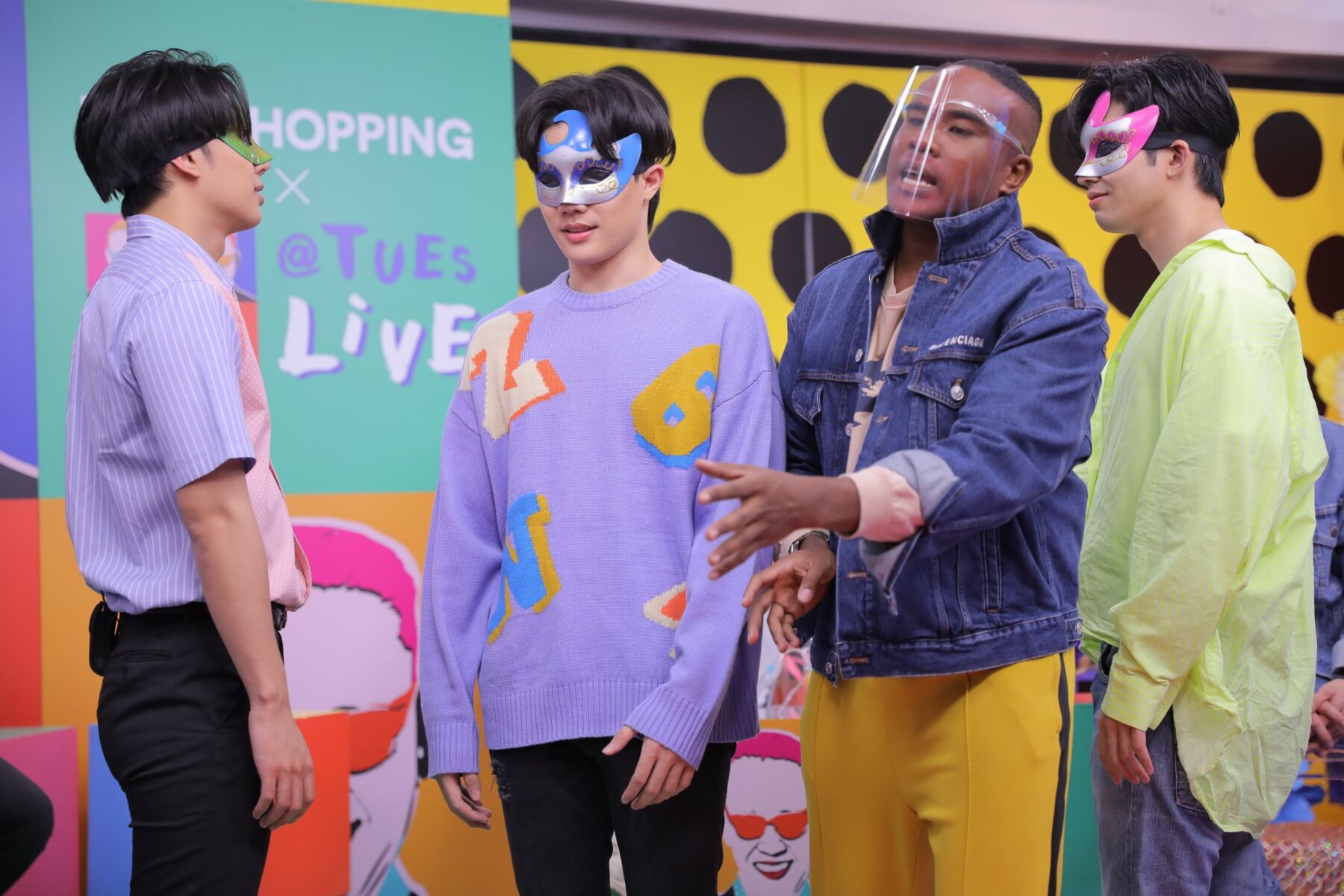 LINE SHOPPING x @TuesLIVE