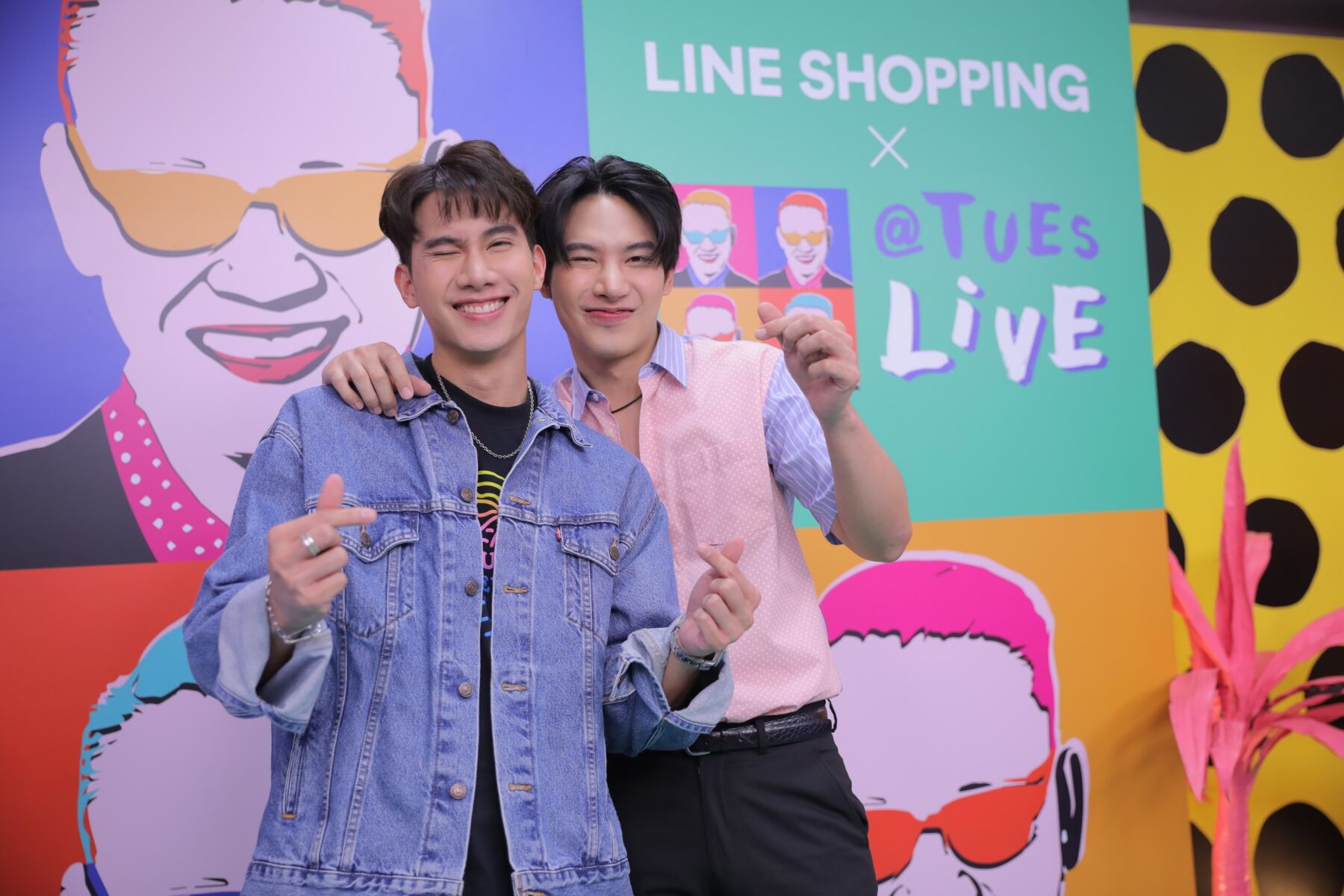 LINE SHOPPING x @TuesLIVE