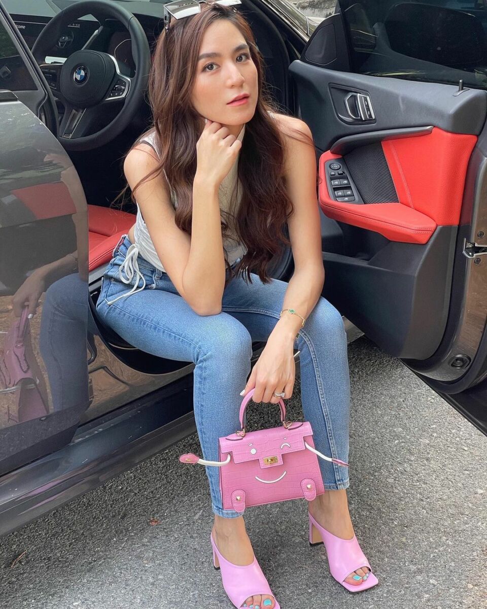 พลอย ชิดจันทร์