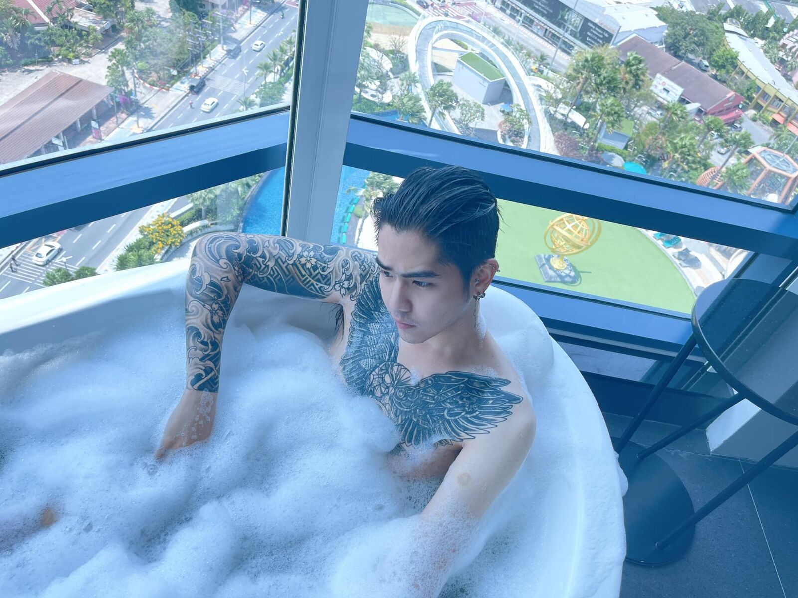 นิก คุณาธิป