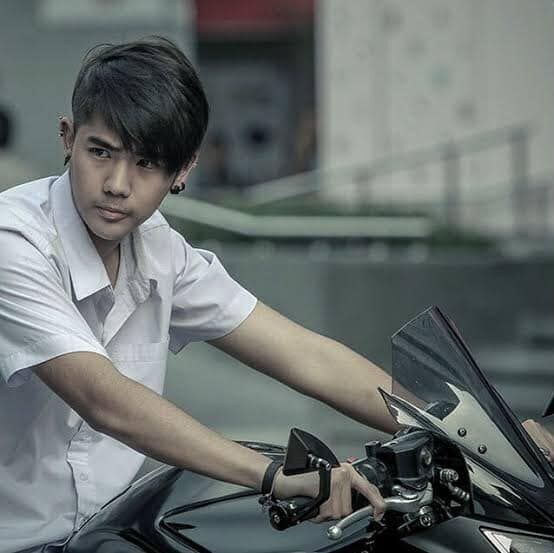 นิก คุณาธิป