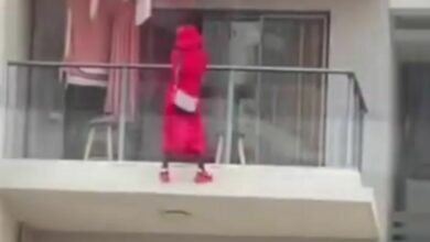 หญิงจีน ตกตึก