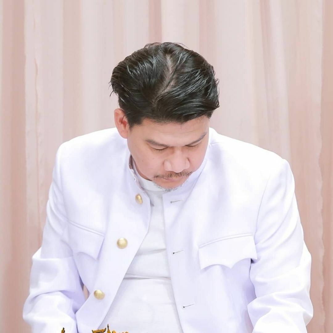 นุ้ย เชิญยิ้ม