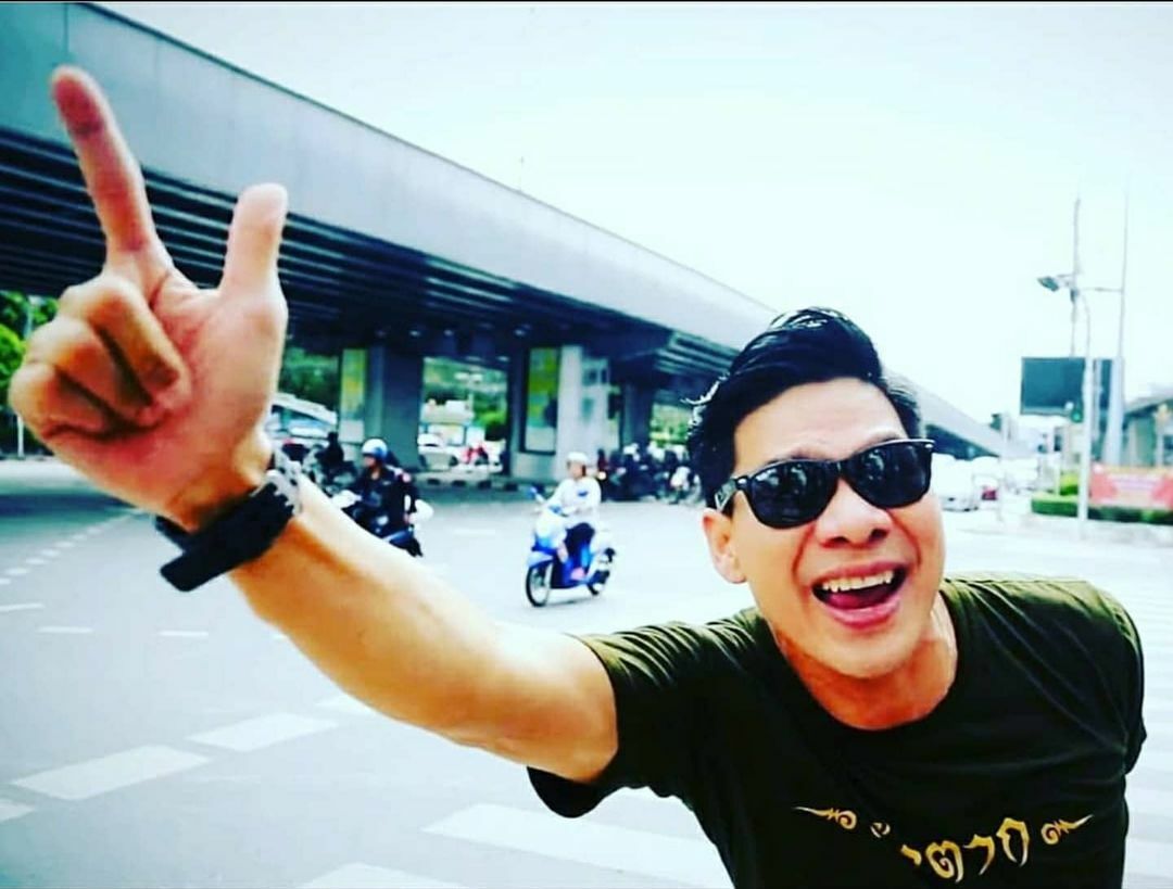 นุ้ย เชิญยิ้ม