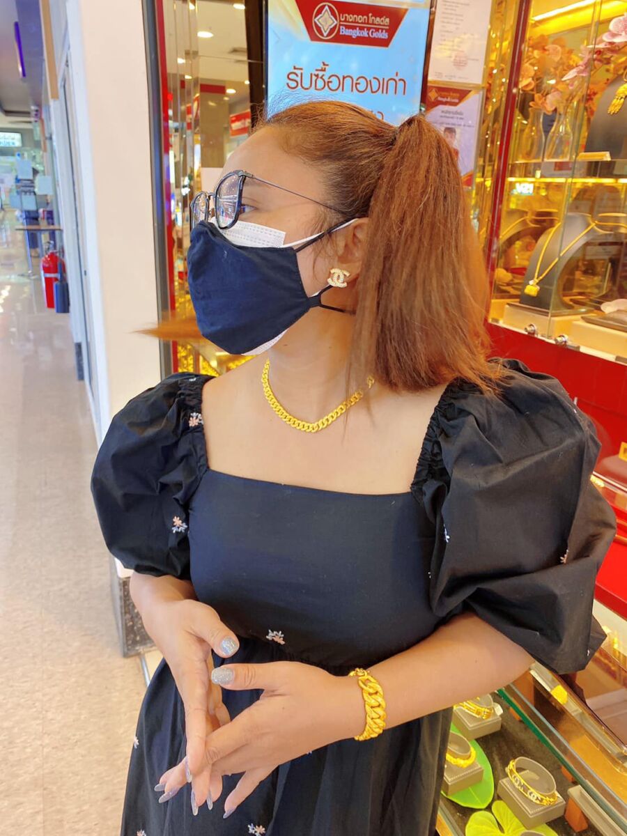 ตั๊กแตน ชลดา