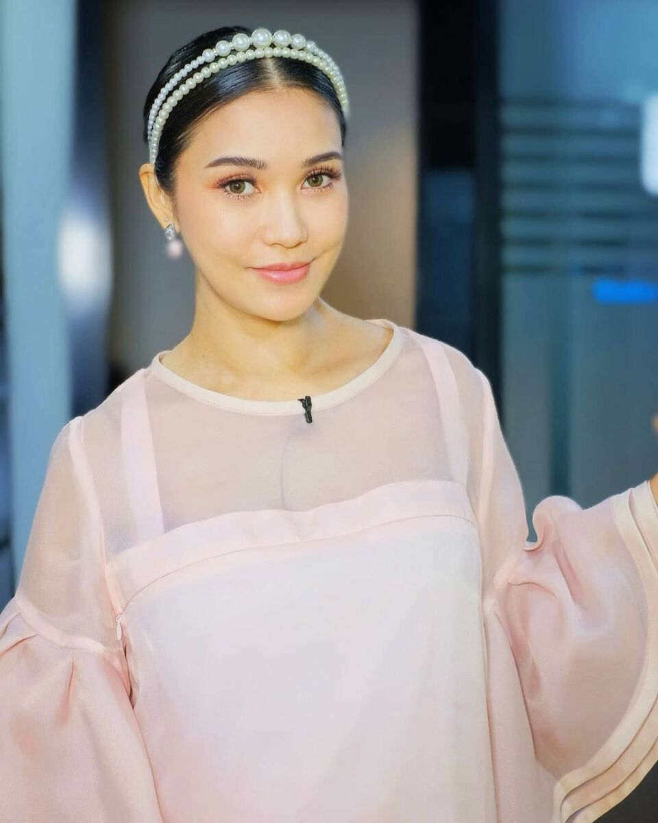 ชมพู่ ก่อนบ่าย