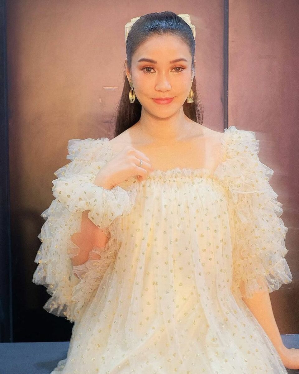 ชมพู่ ก่อนบ่าย