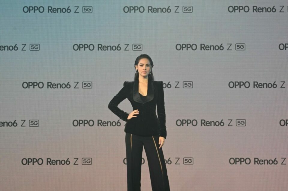OPPO ญาญ่า