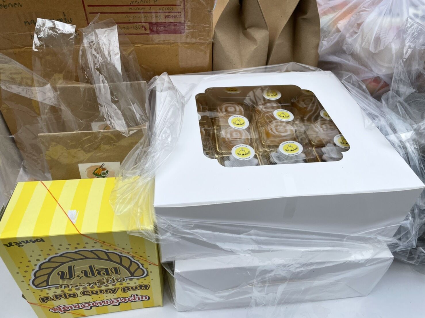 Charity 100 ร้านค้า