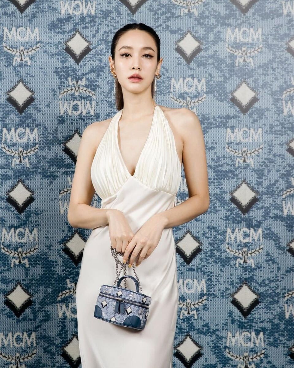 มิน พีชญา