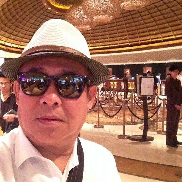 เป็ด เชิญยิ้ม