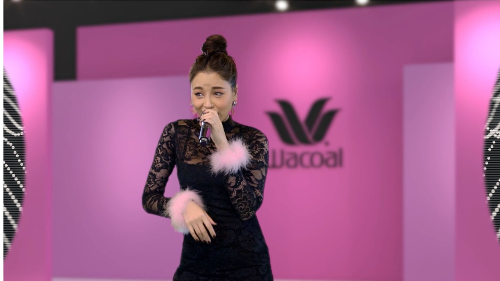 ซานิ Wacoal Virtual Vacation Fashion Show 2021