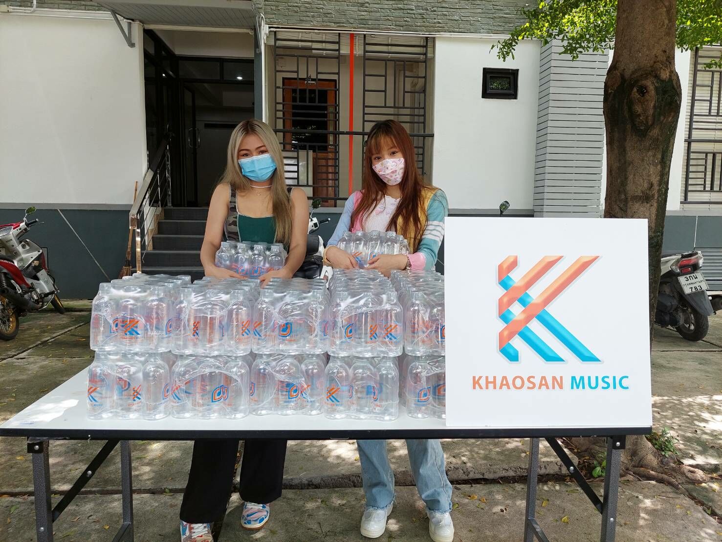 วีวี่ ข้าวสารมิวสิก