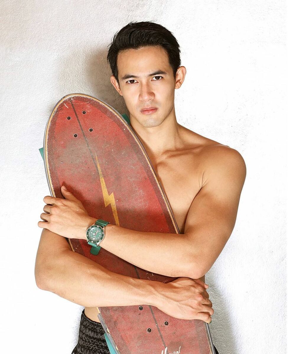 แชมป์ ชนาธิป