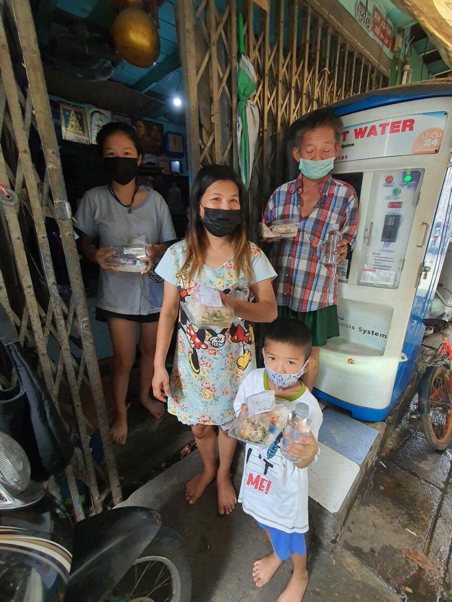 วีวี่ ข้าวสารมิวสิก