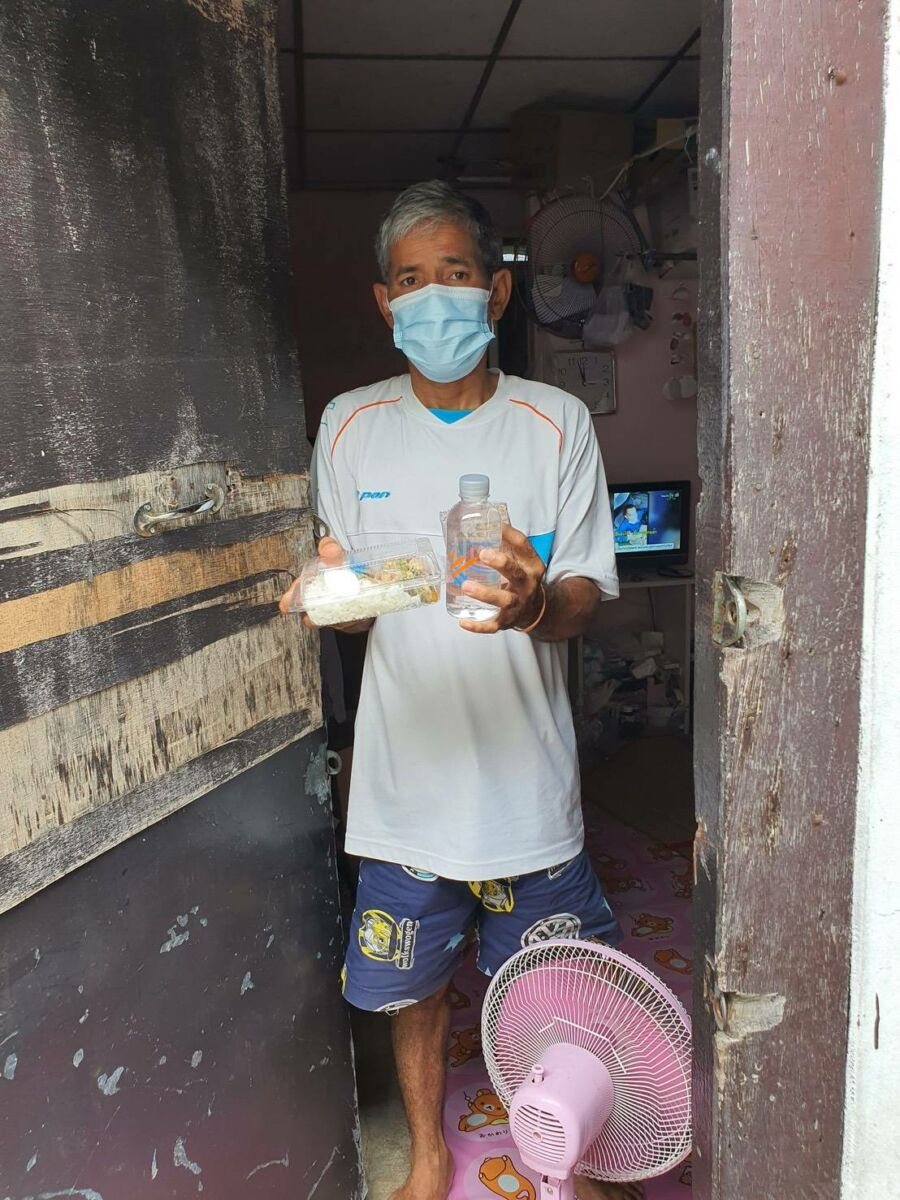 วีวี่ ข้าวสารมิวสิก