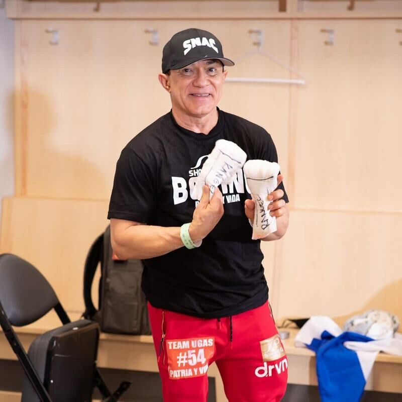 เซอไพรส์ พ่อนางเอกดังช่อง 3 จีน่า ซาลาส เป็นผู้อยู่เบื้องหลังชัยชนะของ อูกาส