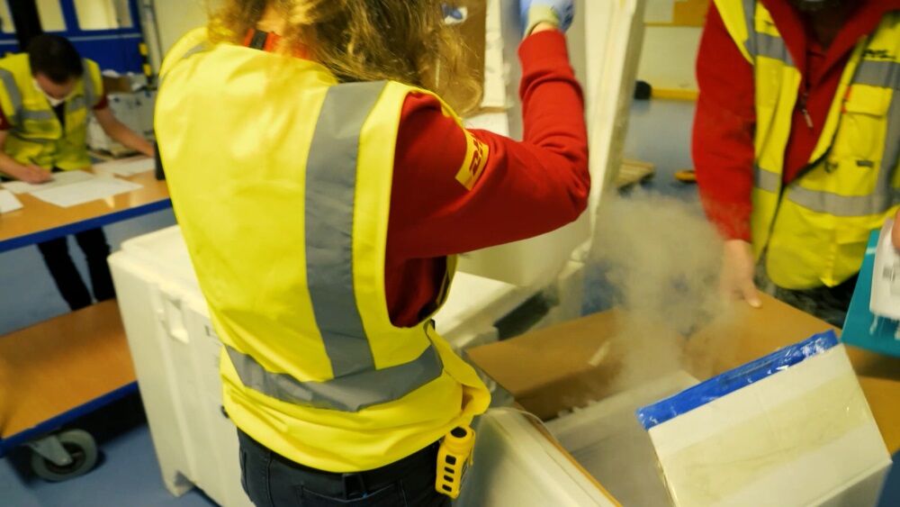 DHL