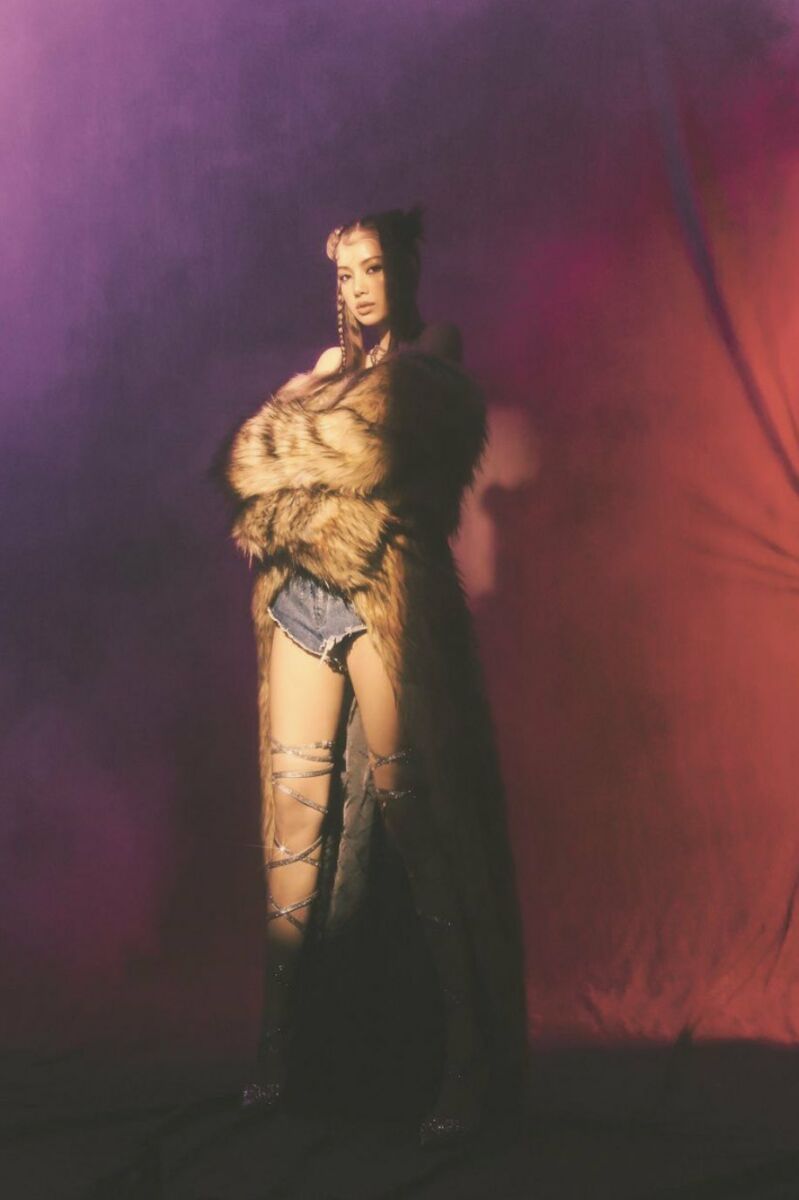MONEY ลิซ่า BLACKPINK