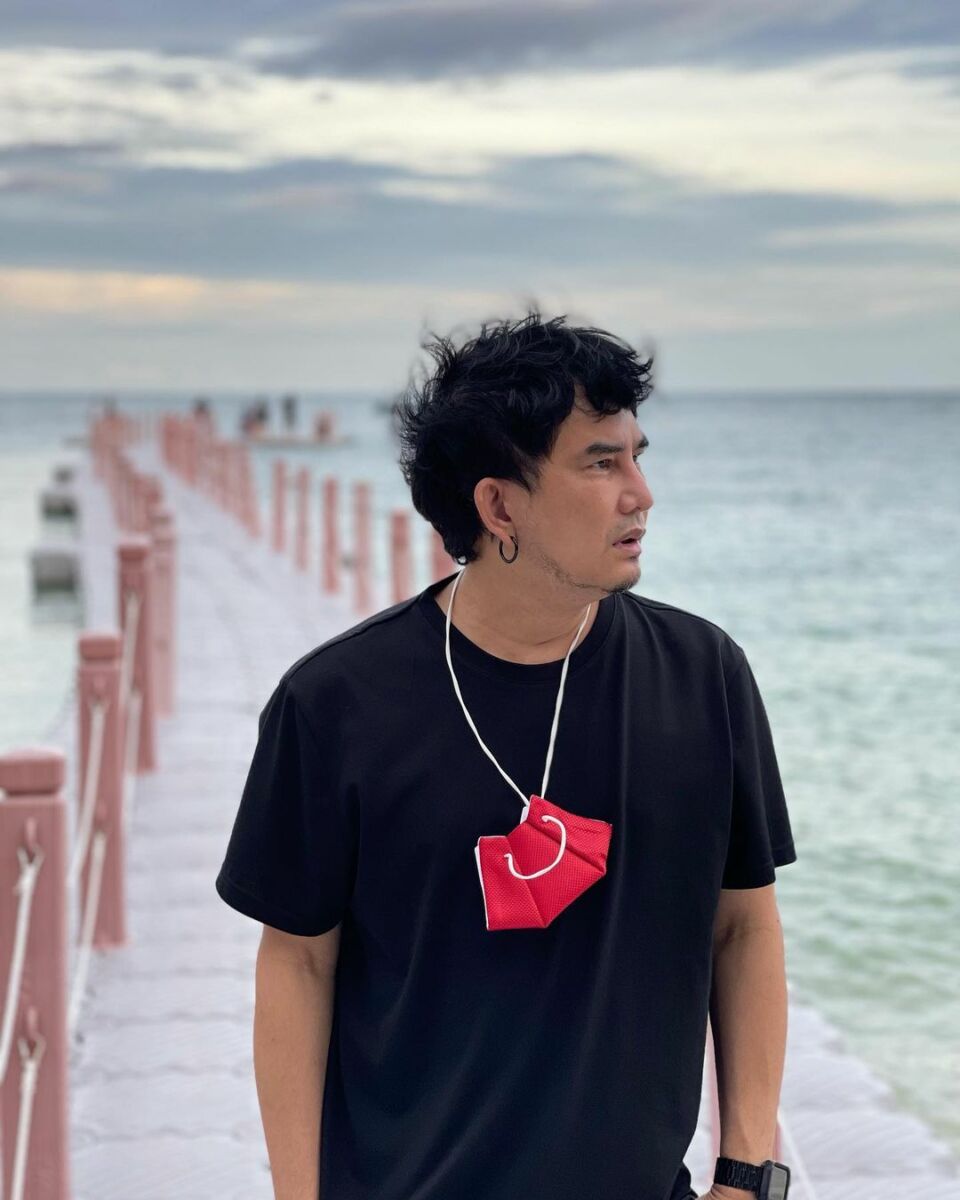 พชร์ อานนท์