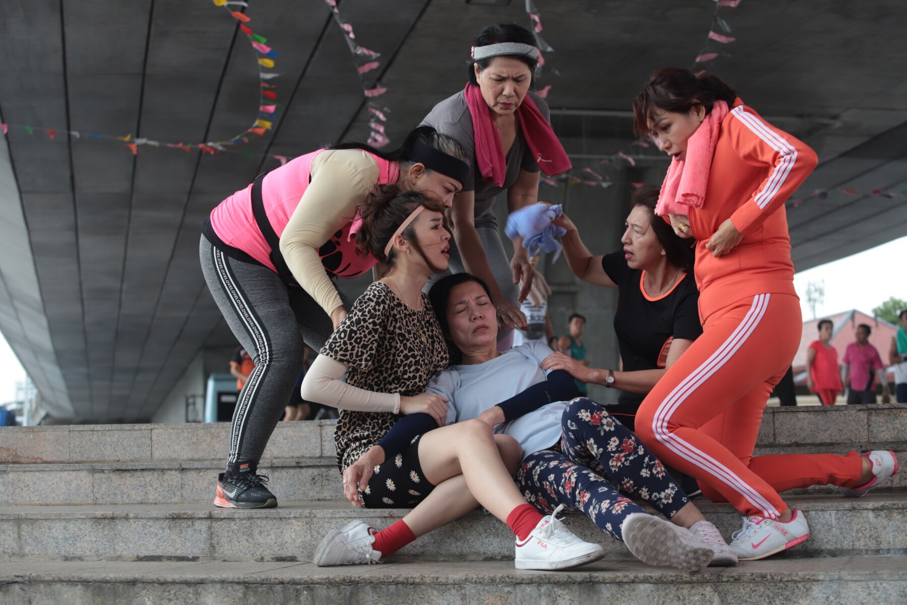 พฤษภา-ธันวา รักแท้แค่เกิดก่อน