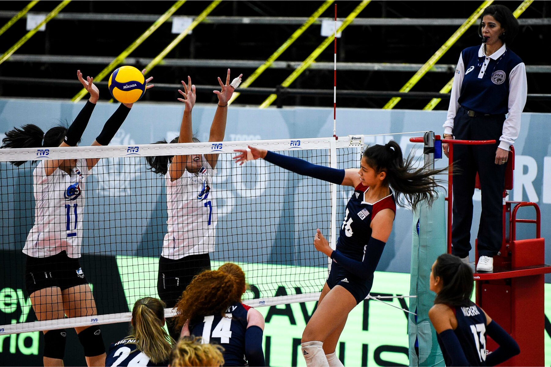 วอลเลย์บอลหญิงไทยสหรัญu18