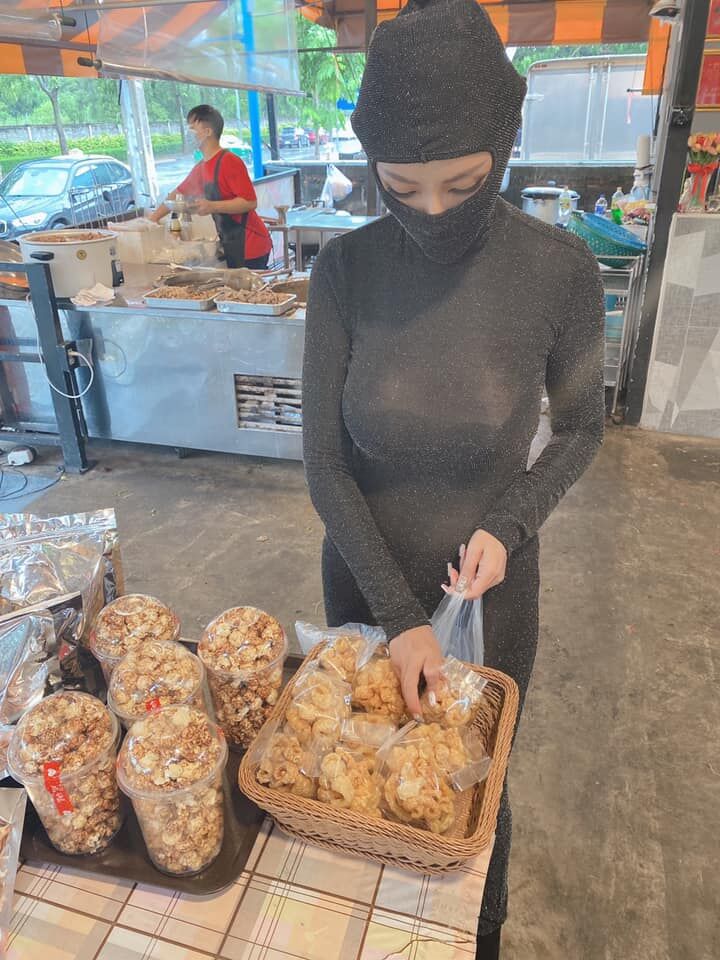 แม่ค้า ก๋วยเตี๋ยว