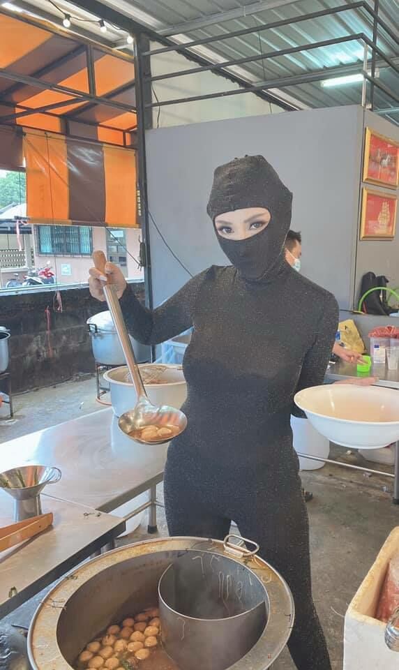 แม่ค้า ก๋วยเตี๋ยว