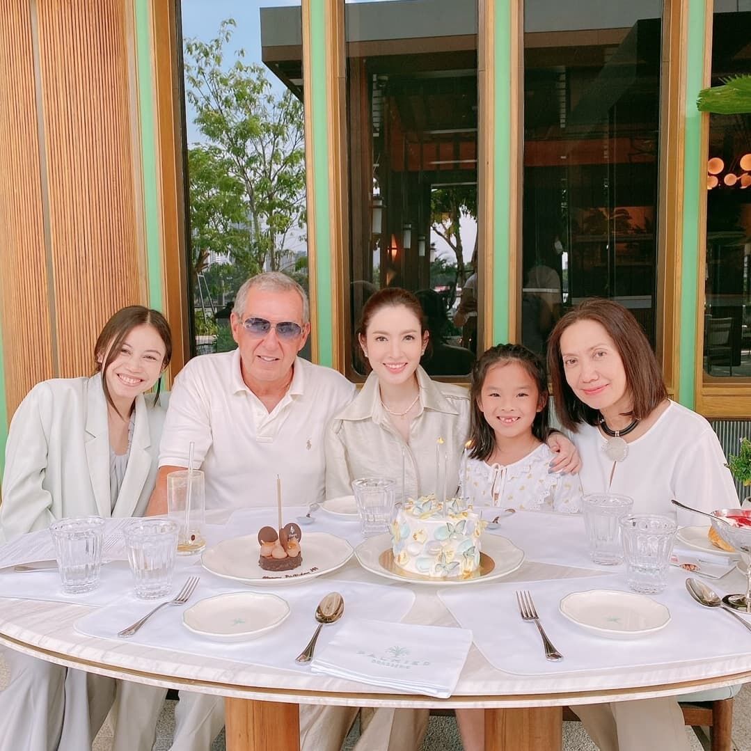 แอฟ ทักษอร