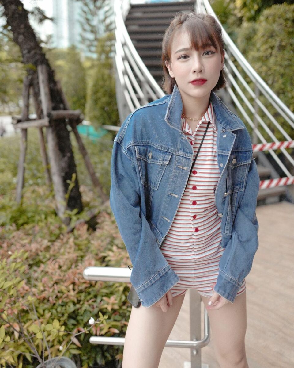 แอปเปิ้ล สีสะเหงี่ยน