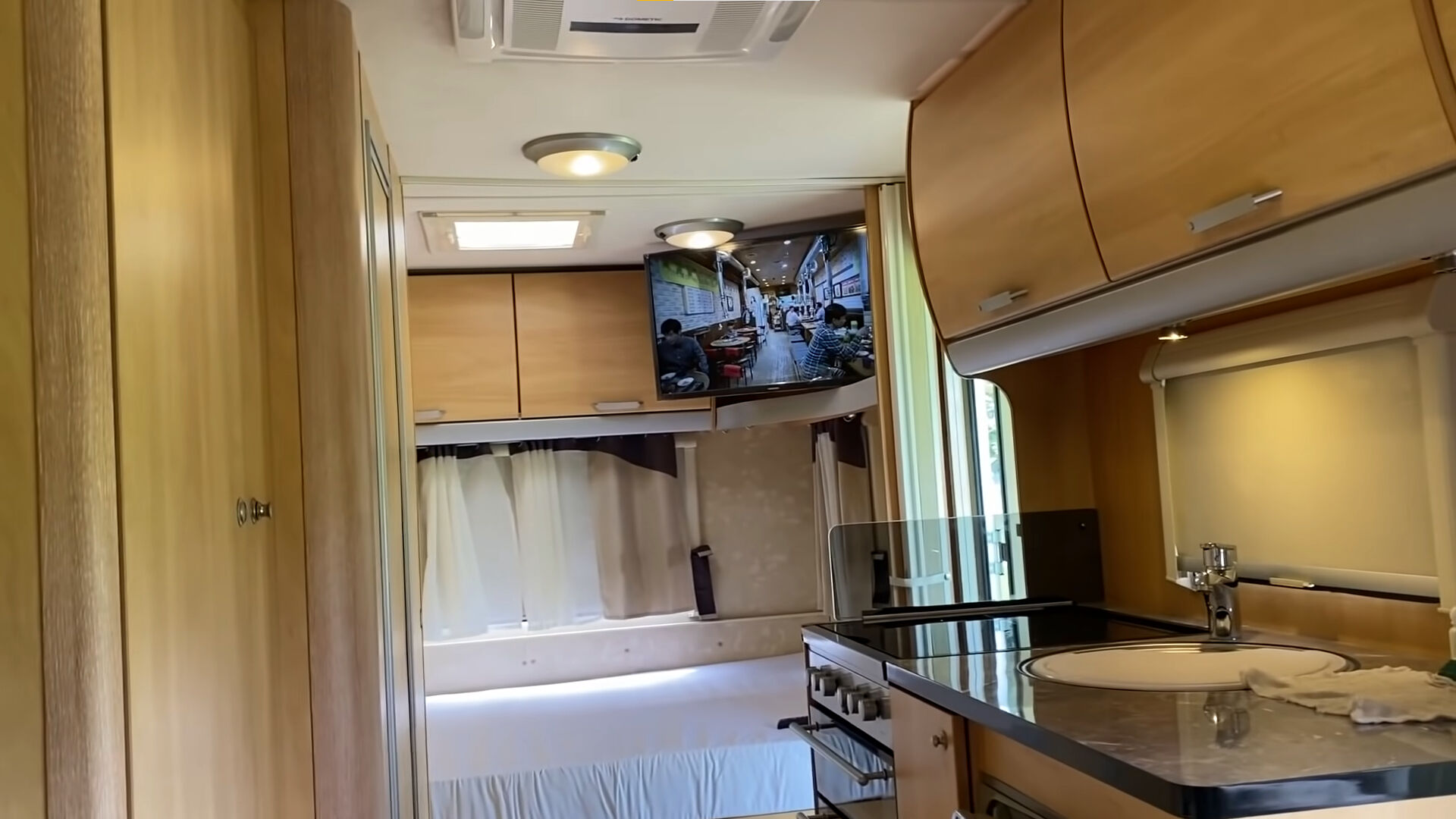 เก้า จิรายุ