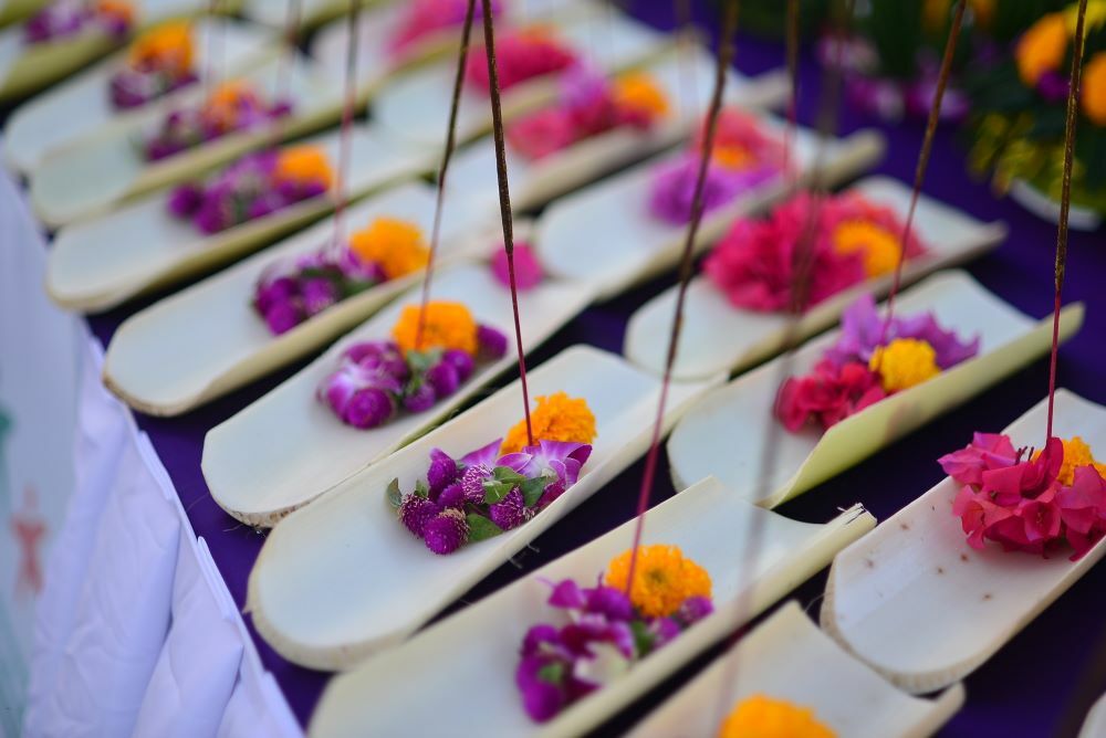 ลอยกระทง ทำกระทง