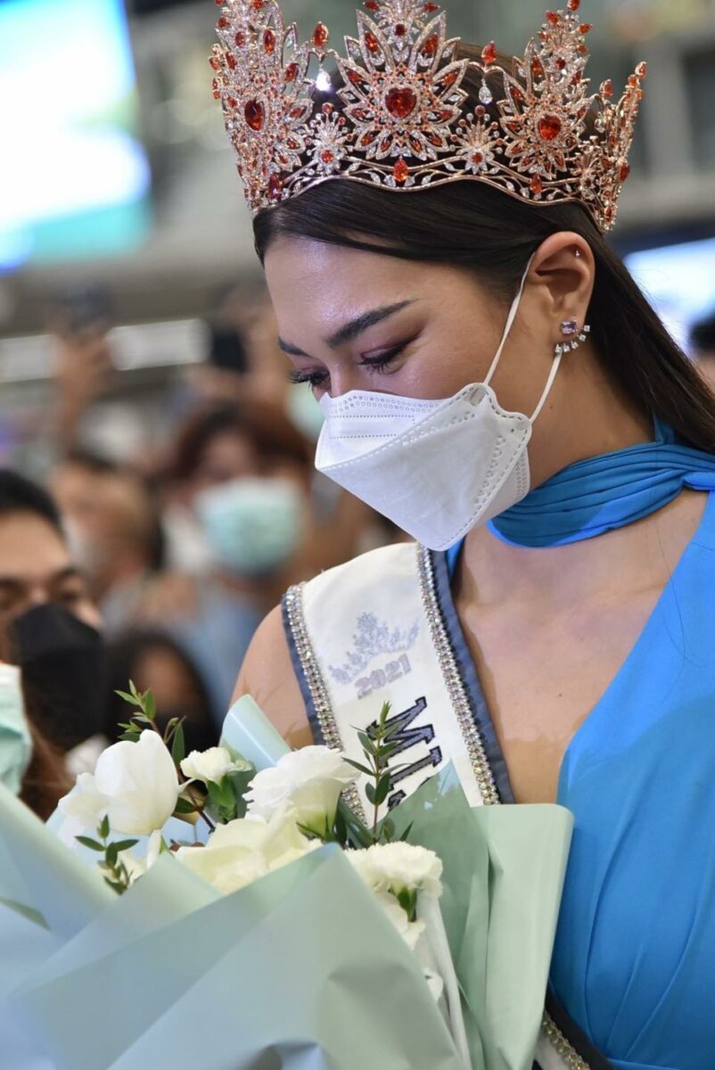 ส่องแฟชั่นสนามบิน แอนชิลี พร้อมชิงมงฯ 3 บนเวที Miss Universe 2021 Thaiger ข่าวไทย