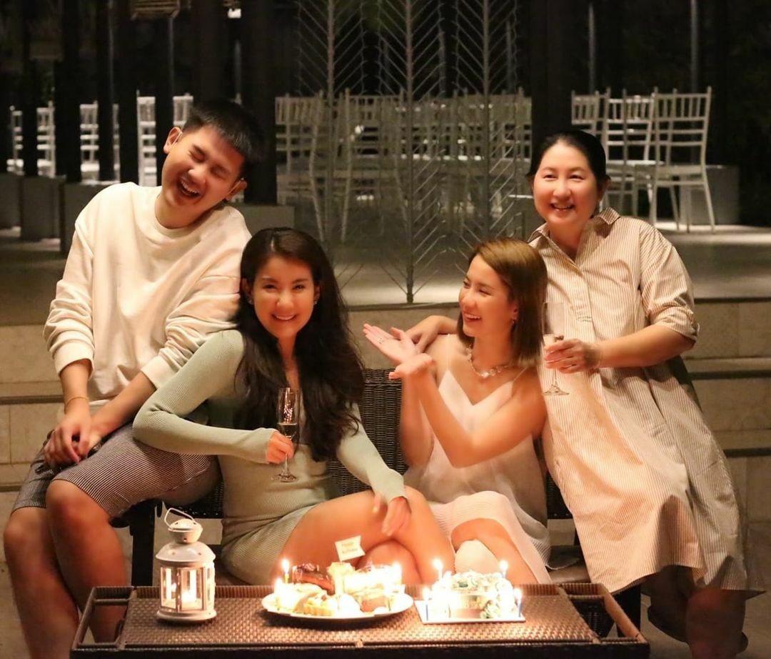 พลอย ภัทรากร