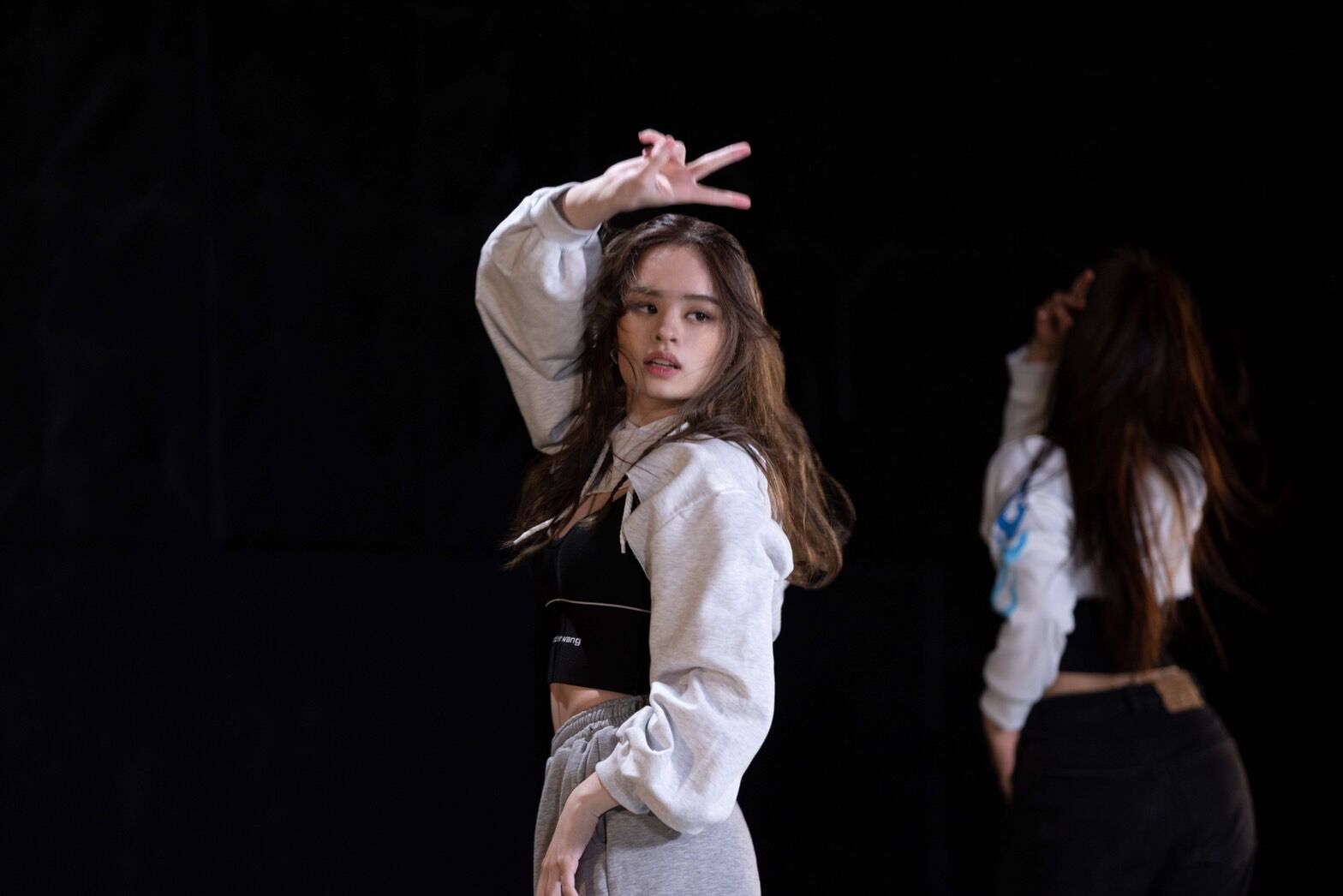 แอลลี่ อชิรญา นิติพน