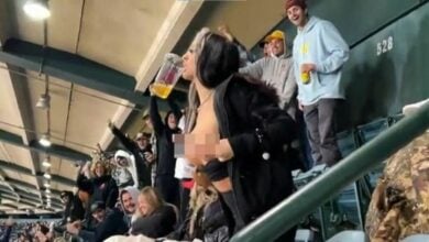 เปลือยอก