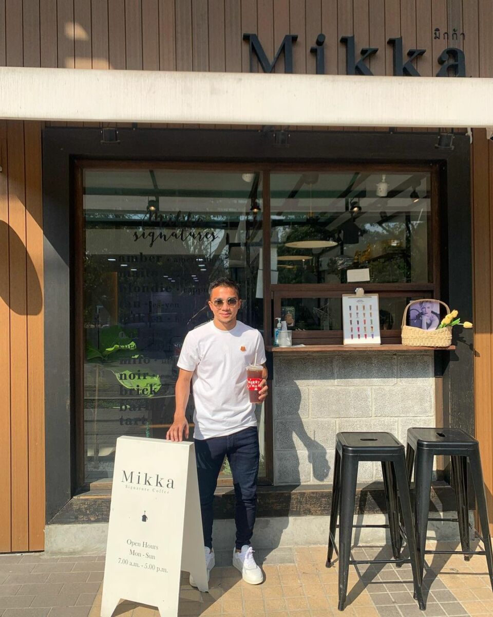 เมย์ แวะอุดหนุนร้านกาแฟ เจ ชนาธิป