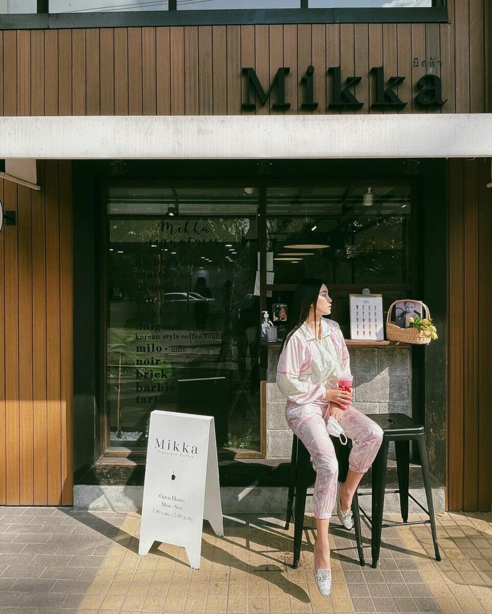 เมย์ แวะอุดหนุนร้านกาแฟ เจ ชนาธิป